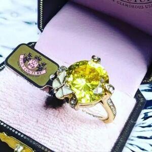 Gorgeous cocktail ring